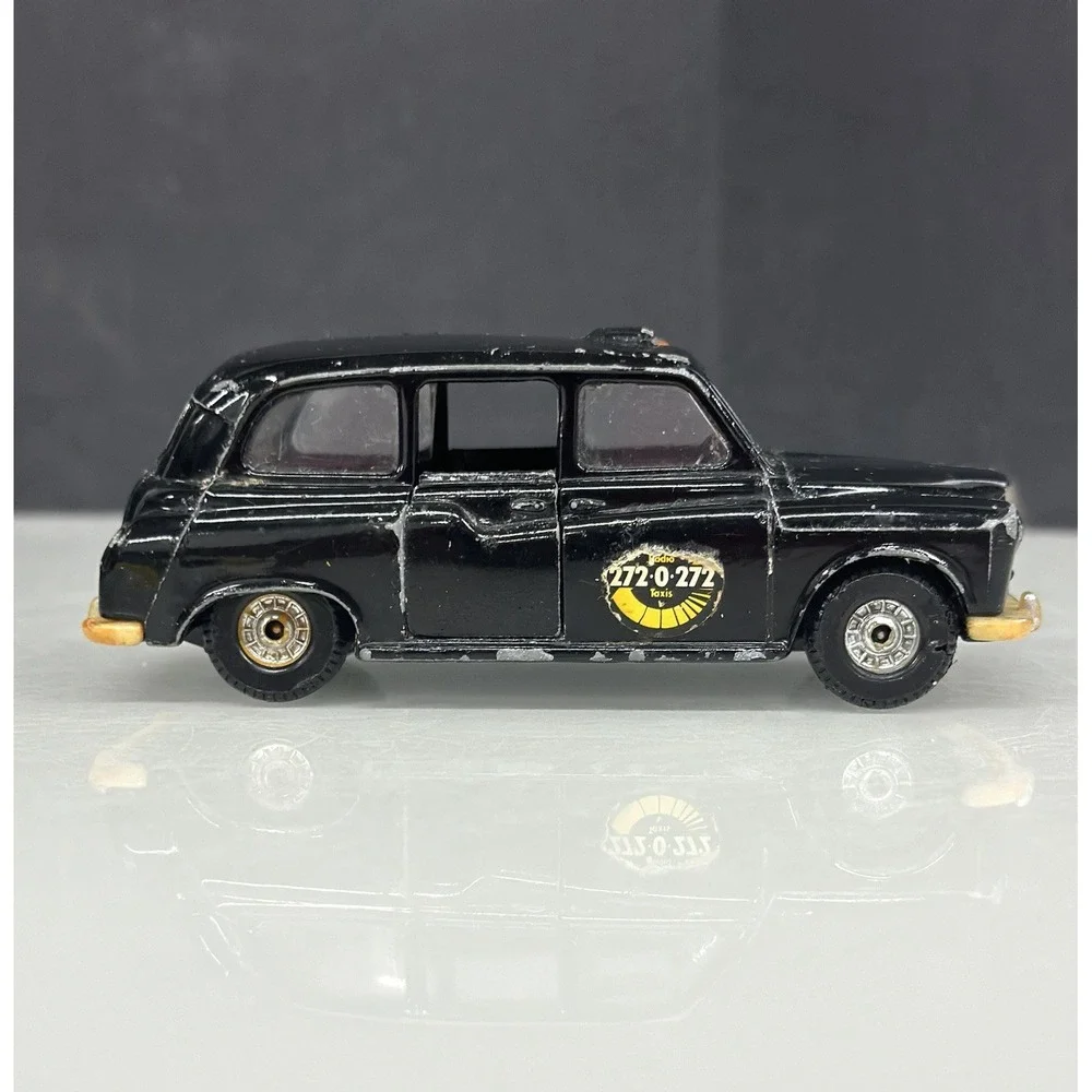 Corgi Juniors London Taxi Black Diecast Car Radio 272-0-272 Taxis Vintage Toy